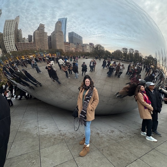 Meet your Posher, Amber - Picture 2 of 8